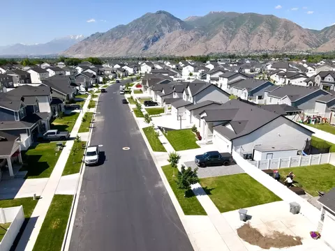 View/Area - 2041 W Pinnacle Ave, Mapleton, UT 84664 photo 5 of 8