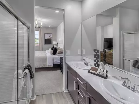 Bath - 4725 Merida Way, Oceanside, CA 92057 photo 3 of 4