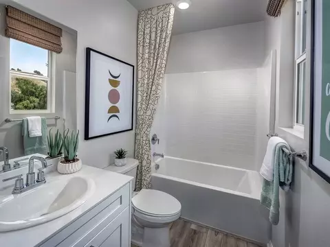 Bath - 4725 Merida Way, Oceanside, CA 92057 photo 1 of 4
