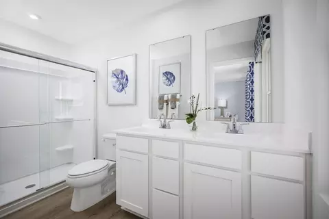 Bath - 306 Lily Ln, Elyria, OH 44035 photo 1 of 3