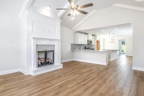 Living - 127 Laurel Branch Dr, Dothan, AL 36305 photo 2 of 4