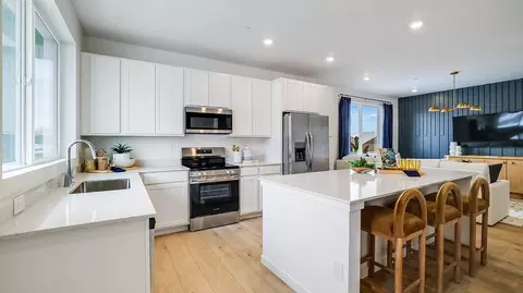 Kitchen - 7727 S Cherokee Trl, Centennial, CO 80016 photo 2 of 5