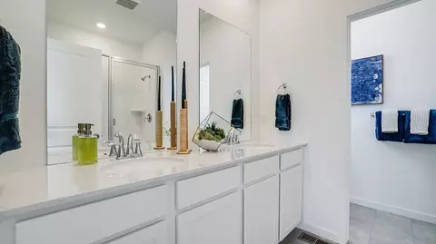 Bath - 7727 S Cherokee Trl, Centennial, CO 80016 photo 1 of 5