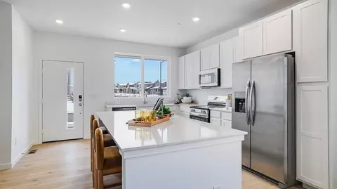 Kitchen - 7727 S Cherokee Trl, Centennial, CO 80016 photo 3 of 5