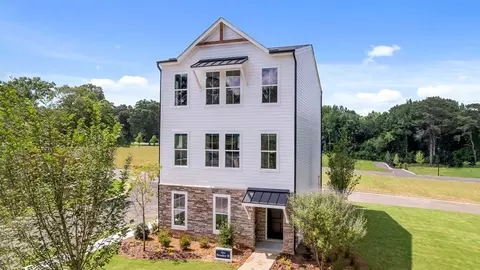 Exterior - 751 Auguste Ave, Scottdale, GA 30079 photo 4 of 6
