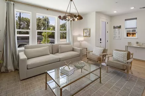 Living - 110 Tracy Dr, Windsor, CA 95492 photo 2 of 5