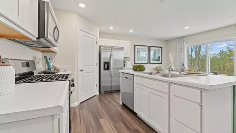 Kitchen - 3321 Sika Trl, Waterloo, IN 46793 photo 3 of 10