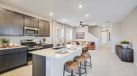 Kitchen - 8762 S Circulo Generoso, Vail, AZ 85641 photo 2 of 7
