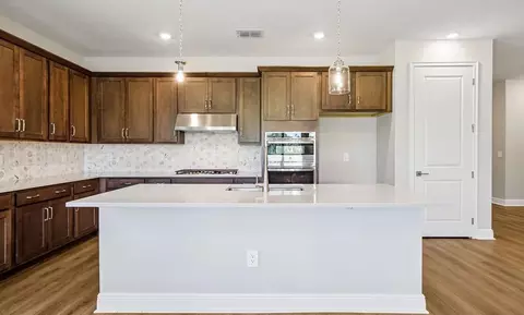 Kitchen - 10037 Hidden Hammock Loop, Parrish, FL 34219 photo 2 of 5
