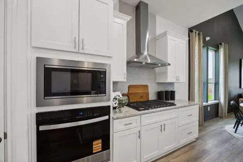Kitchen - 203 Ruby Ford Dr, Cove, TX 77523 photo 5 of 6