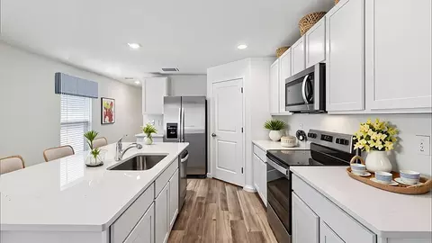 Kitchen - 3035 NE 20th Ter, Ocala, FL 34470 photo 1 of 2