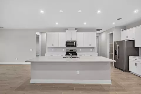 Kitchen - 12927 Pierce St, Parrish, FL 34219 photo 1 of 2