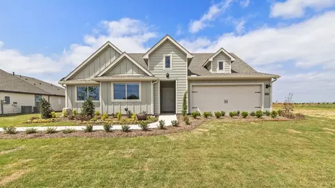 Exterior - 814 Snowdrop Dr, Pilot Point, TX 76258 photo 3 of 6