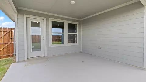 Exterior - 814 Snowdrop Dr, Pilot Point, TX 76258 photo 6 of 6