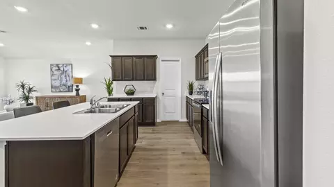 Kitchen - 814 Snowdrop Dr, Pilot Point, TX 76258 photo 4 of 5