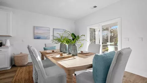 Dining - 101 Laguna Way, Brunswick, GA 31525 photo 1 of 2
