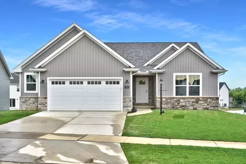 1701 Littlefield Ln, Mahomet, IL 61853