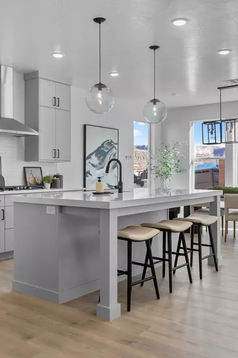 Kitchen - 5367 S Redondo Ave, Washington, UT 84780 photo 4 of 8