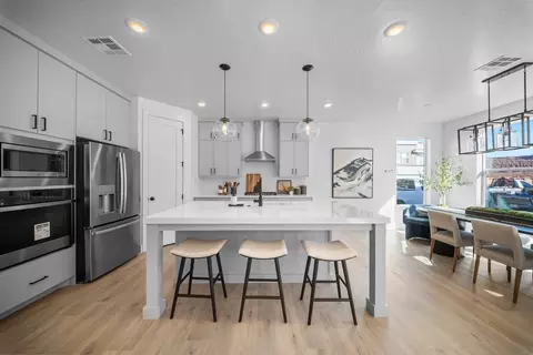 Kitchen - 5367 S Redondo Ave, Washington, UT 84780 photo 5 of 8