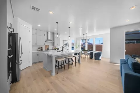 Kitchen - 5367 S Redondo Ave, Washington, UT 84780 photo 1 of 8