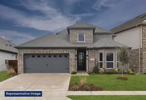812 S Hidden Lake Dr, Desoto, TX 75115