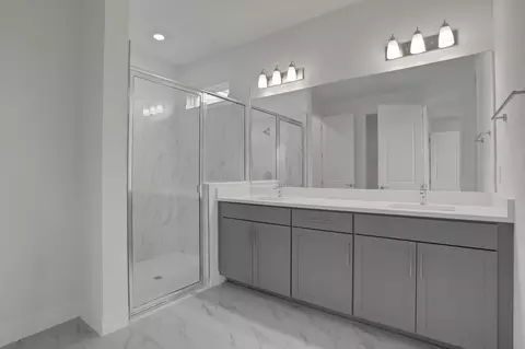 Bath - 7827 Glen Lily Pl, Parrish, FL 34219 photo 2 of 3