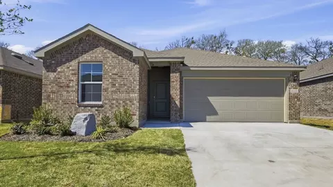 3120 Hilltop Dr, Sherman, TX 75090