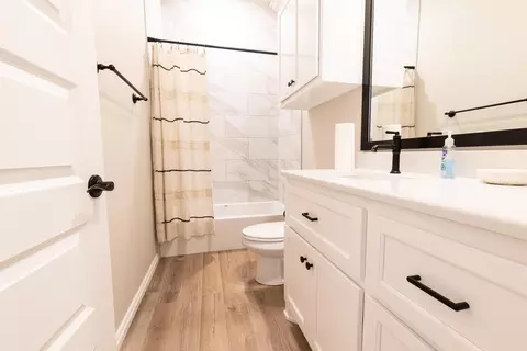 Bath - 8701 Stark St, Arcadia, OK 73007 photo 3 of 12