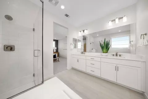 Bath - 378 E Prestige Way, Mountain House, CA 95391 photo 1 of 4