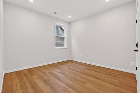 Bedroom - 22749 Orchard Grove Dr, Ashburn, VA 20148 photo 2 of 4