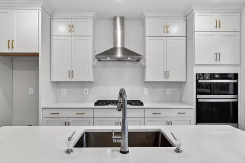 Kitchen - 22749 Orchard Grove Dr, Ashburn, VA 20148 photo 2 of 7