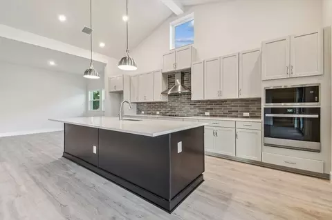Kitchen - 7635 Addison Ave, Bradenton, FL 34210 photo 2 of 7
