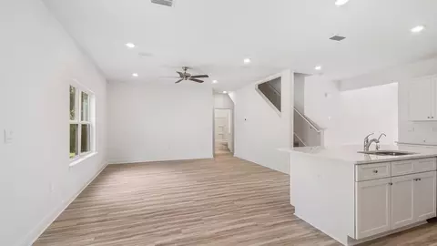 Living - 2809 Wingman Way, Crestview, FL 32539 photo 1 of 5