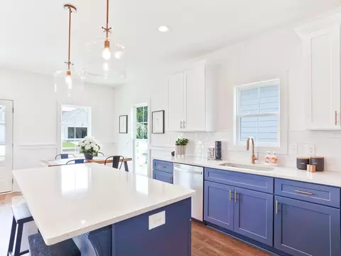 Kitchen - 1004 Crossing Ct E, Valley, AL 36854 photo 2 of 2