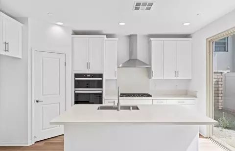 Kitchen - 4240 E Flutter Privado, Ontario, CA 91761 photo 2 of 2