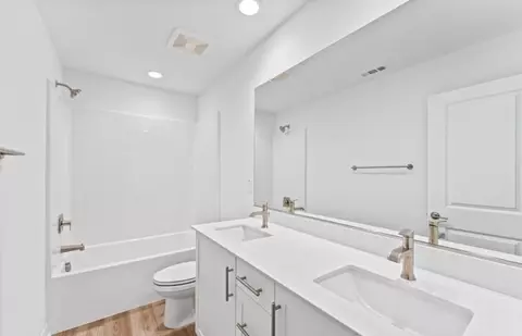 Bath - 4240 E Flutter Privado, Ontario, CA 91761 photo 3 of 4