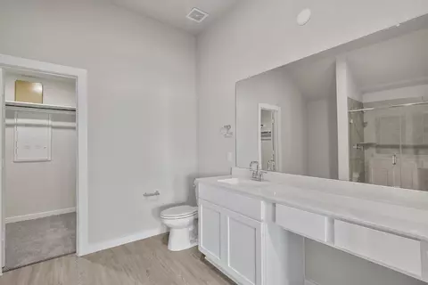 Bath - 985 Garden Path Dr, Willis, TX 77378 photo 1 of 2