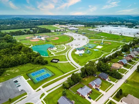View/Area - 615 Falling Leaf Dr, Mount Washington, KY 40047 photo 3 of 5