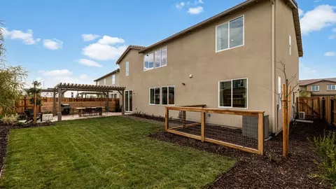 Exterior - 3225 Oak Trail Dr, Manteca, CA 95337 photo 14 of 16