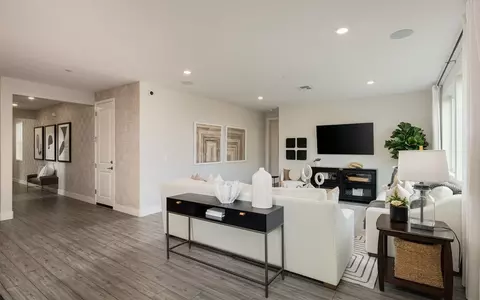 Entry Way - 3225 Oak Trail Dr, Manteca, CA 95337 photo 6 of 6