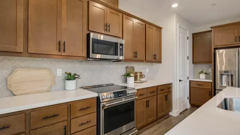 Kitchen - 3225 Oak Trail Dr, Manteca, CA 95337 photo 9 of 12