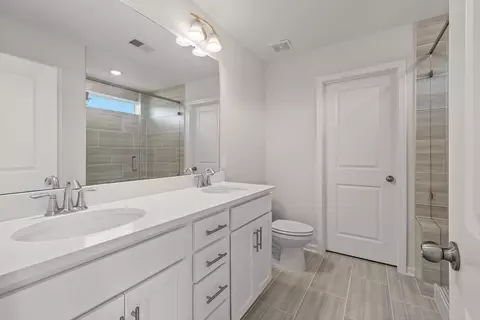 Bath - 215 Silk Oak Dr, Moncks Corner, SC 29461 photo 1 of 8