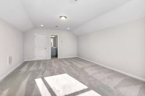 Bedroom - 215 Silk Oak Dr, Moncks Corner, SC 29461 photo 10 of 14