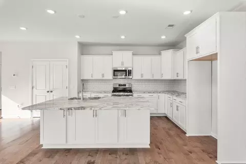Kitchen - 215 Silk Oak Dr, Moncks Corner, SC 29461 photo 2 of 5