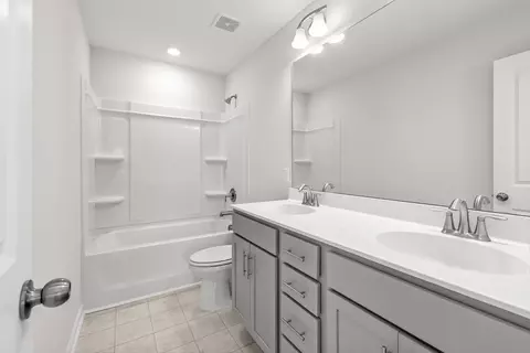 Bath - 215 Silk Oak Dr, Moncks Corner, SC 29461 photo 4 of 8