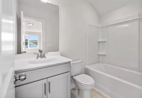 Bath - 215 Silk Oak Dr, Moncks Corner, SC 29461 photo 5 of 8