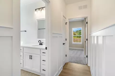 Entry Way - 100 E Michigan Ave #STE 115, Jackson, MI 49201 photo 3 of 3