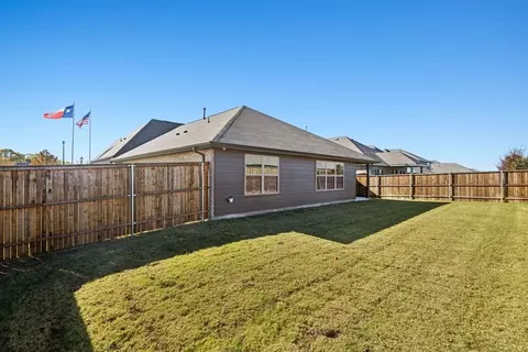603 Brookside Dr, Van Alstyne, TX 75495
