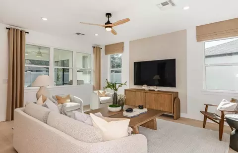 Living - 9928 Johnson Oaks Gln, Parrish, FL 34219 photo 2 of 3