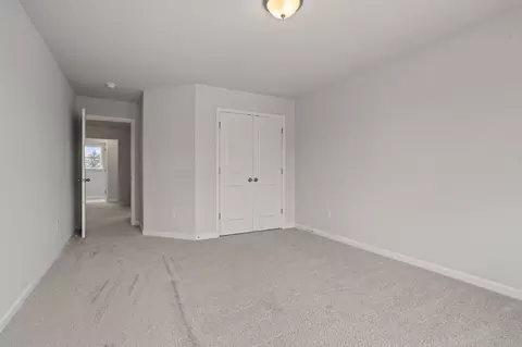 Bedroom - 555 Hydrangea St, Seneca, SC 29678 photo 6 of 10